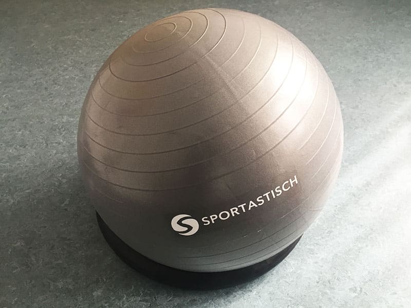 Gymnastikball Test Workout Ball von Sportastisch Ball Closeup Sitzball Sitzbölle Sitzball Fitnessball Sitzbälle Ball-Totale