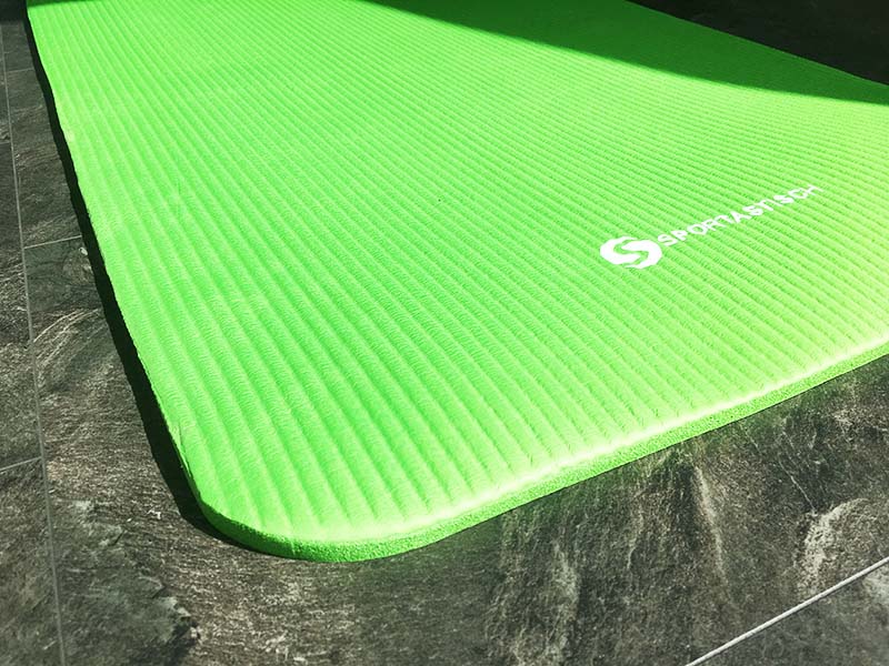 Yoga Matte Test Gym Mat Pro Sportastisch seitliche Ansicht