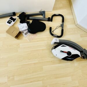 Hier siehst du die Teile des klappbaren Ergometers